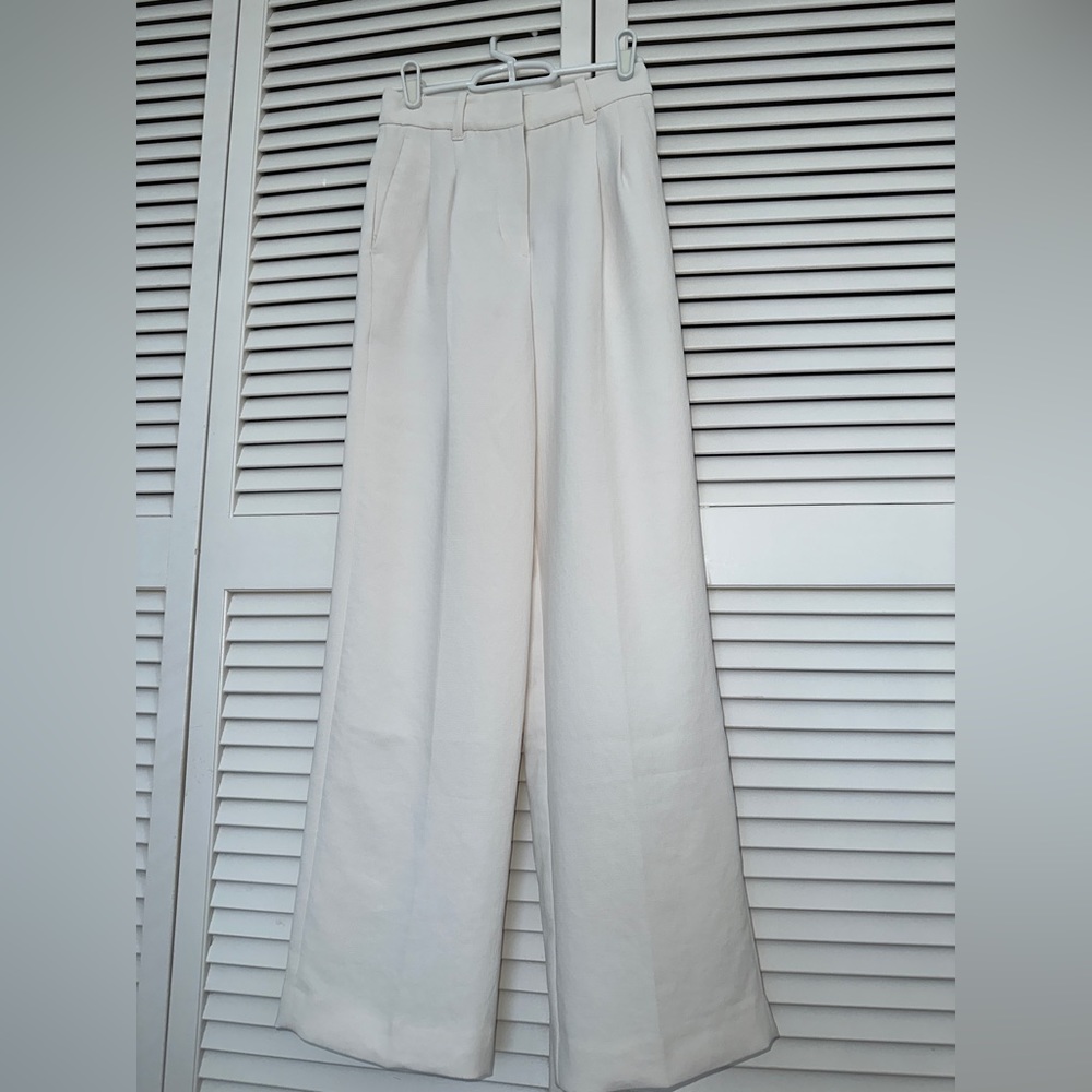 ARITZIA white wilfred pants